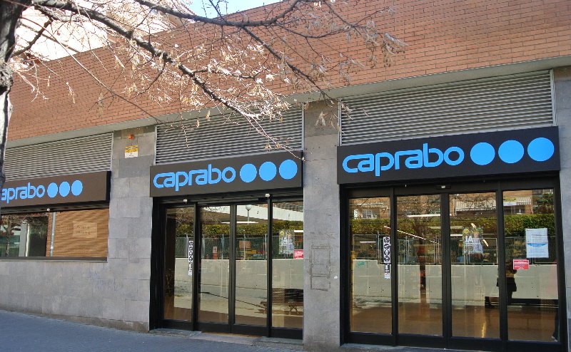 Caprabo abre su primer supermercado en Sant Llorenç d’Hortons (Barcelona)