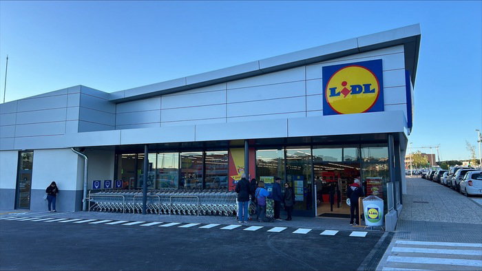 Lidl reabre su tienda en el barrio zaragozano de Parque Venecia tras invertir unos 3 M€ y crear 12 nuevos empleos