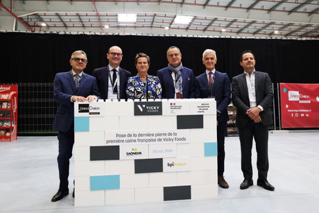 Juan José Juan, presidente de Vicky Foods, Sébastien Martin, presidente de la mancomunidad de municipios de Grand Chalon,.jpg