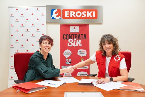 EROSKI y Cruz Roja firman un convenio de colaboración para promover la inserción laboral de mujeres víctimas de violencia de género