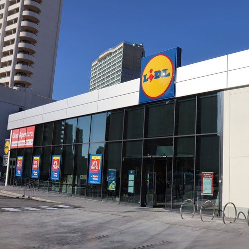 Lidl inaugura su primera tienda en Benidorm y alcanza las 700 tiendas en España