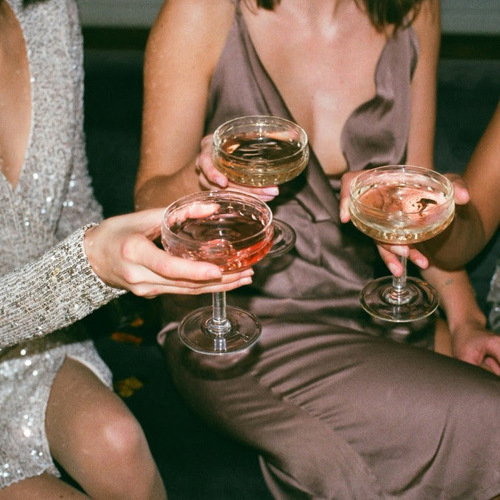 Entre brindis y turrones, así puedes proteger tu higiene bucal esta Navidad