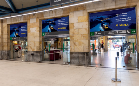 Campaña de Navidad de Alimerka en la estacion de tren de Oviedo.png
