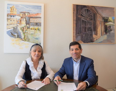 Foto acuerdo anual Gullón-Ayuntamiento de Aguilar - 1.jpg