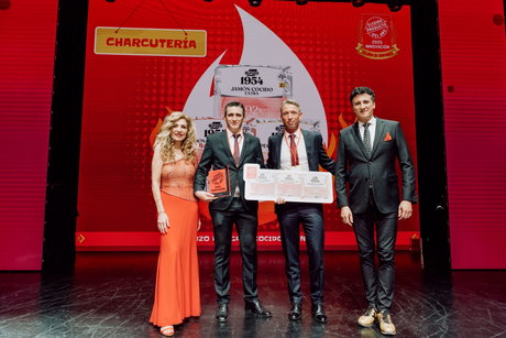 Foto gala producto del año.jpg
