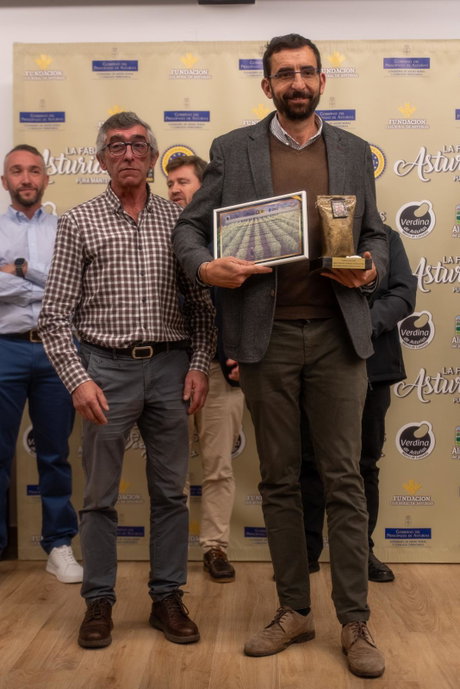Sergio Marqués recogió el premio al productor que mayor cantidad de Faba Asturiana ha certificado con su propia marca.jpg