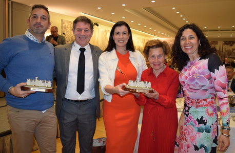 250118 Premio Pantortilla de Oro con alcaldesa de Santander.jpg