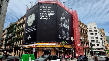 Choví_Lona en Bilbao.jpg