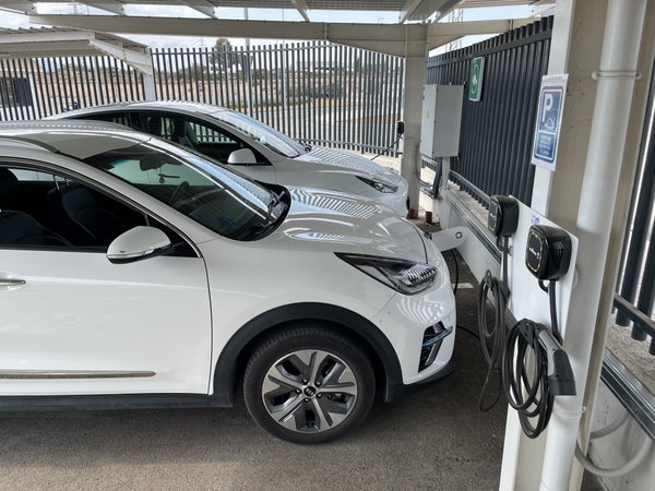 2.Cargadores eléctricos Fripozo.jpeg