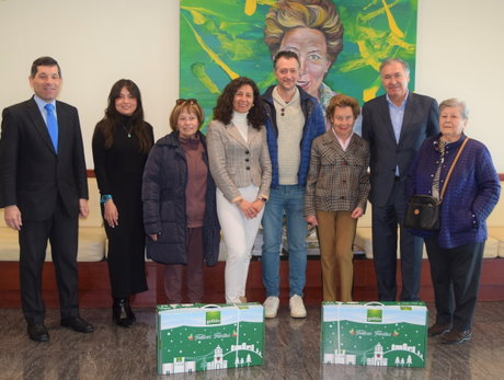 250205 Donación cestas de Cáritas.jpg