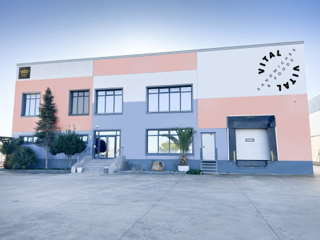 REINA GROUP Y SU EQUIPO DIRECTIVO ADQUIERE VITAL SANDWICHES.jpg