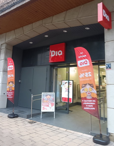 Fachada Tienda Dia Valladolid.jpg