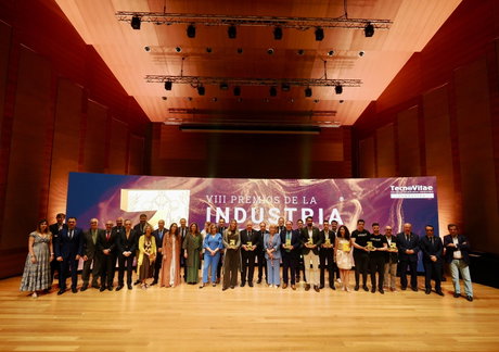 Foto de familia Premios de la Industria de España 2.jpg