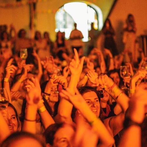 Universo Vi - Pequeño Festival 2025 cuelga el cartel de entradas agotadas en tres conciertos y anuncia las últimas plazas para Ale Acosta