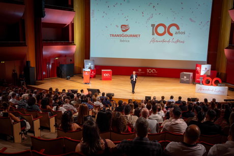 Imagen1. Acto centenario Transgourmet Canarias Lluís Labairu.jpg