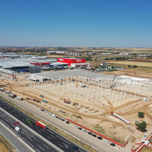 Mahou San Miguel avanza en las obras de su innovador almacén de Alovera como enclave estratégico para su operativa logística