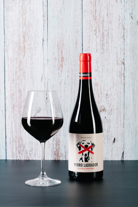 Perro Ladrador-vino-2.jpg