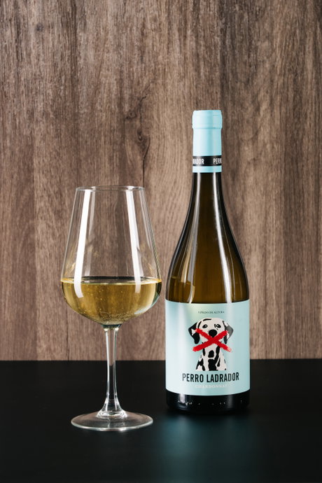 Perro Ladrador-vino-3.jpg