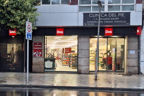 Facha tienda Dia_Santiago Compostela.jpg