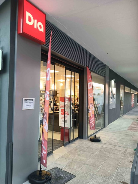 Foto tienda Dia_Tomares.jpg
