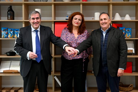 Roberto Espina (Asoc. Celíacos), Chelo Domínguez (Gallo), Víctor Manuel González (Algadi) 1.jpg