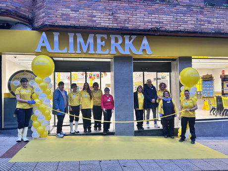 SILLA DEL REY-Alimerka reabre su supermercado de Silla del Rey, en Oviedo, tras una renovacion total.jpg