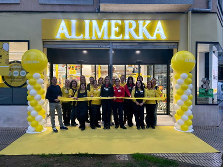 VEGADEO-Alimerka reabre hoy su supermercado de Avenida de Galicia de Vegadeo con una imagen renovada.jpg