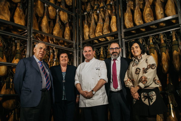 Familia Aljomar y Martín Berasategui.jpg