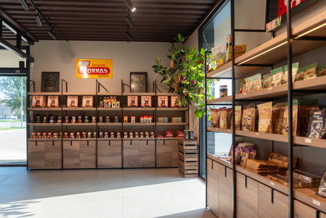 Interior Nueva Tienda (Shop & Show).jpg
