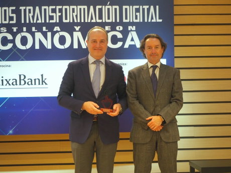 David Casañ, director corporativo de Galletas Gullón, y Alberto Cagigas, director de Castilla y León Económica.jpg