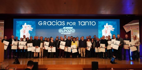 Foto Gala Gracias por tanto jubilados.JPG