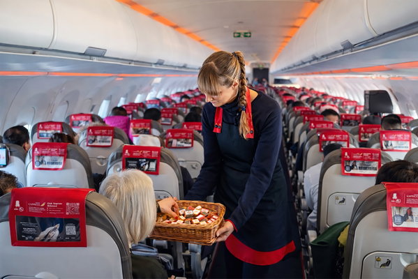 IBERIA EXPRESS Y CHOCOLATES TRAPA CELEBRAN SU ANIVERSARIO.jpg