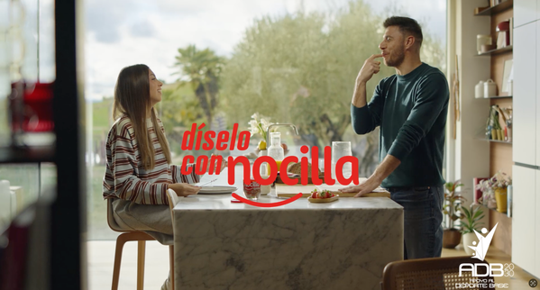 Joaquin y Salma-Diselo Con Nocilla.png
