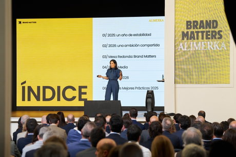 María Barrado Franco, directora comercial de Alimerka, durante su intervención en el acto.jpg