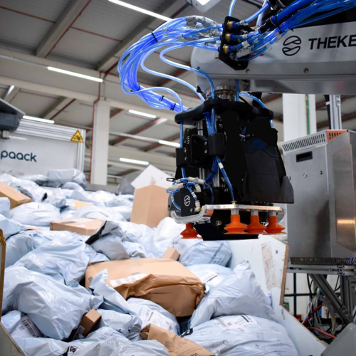 Paack y THEKER implementan robótica inteligente para la clasificación autónoma de paquetería