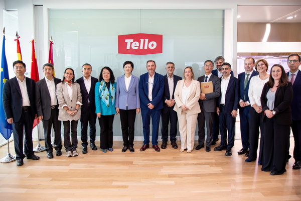 Visita delegación china a Tello.jpg