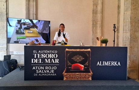 Valladolid- La chef gaditana María Lo desveló los secretos culinarios del Atún Rojo Salvaje de Almadraba.jpg