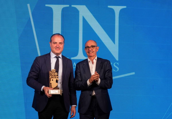 David Casañ, director corporativo de Galletas Gullón, recoge el Premio Iberaval al Mejor Proyecto TIC de los Premios Innovadores.jpg