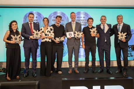 Foto Familia Premiados.jpeg