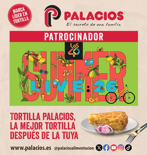 Tortilla de patatas en plato con una rodaja servida, cebolla roja en rodajas y tenedor; logotipo PALACIOS en el cartel promoc