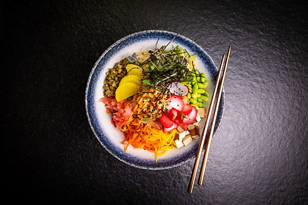 Tres recetas frescas con salmón Mowi para convertir cualquier comida en un plan de verano