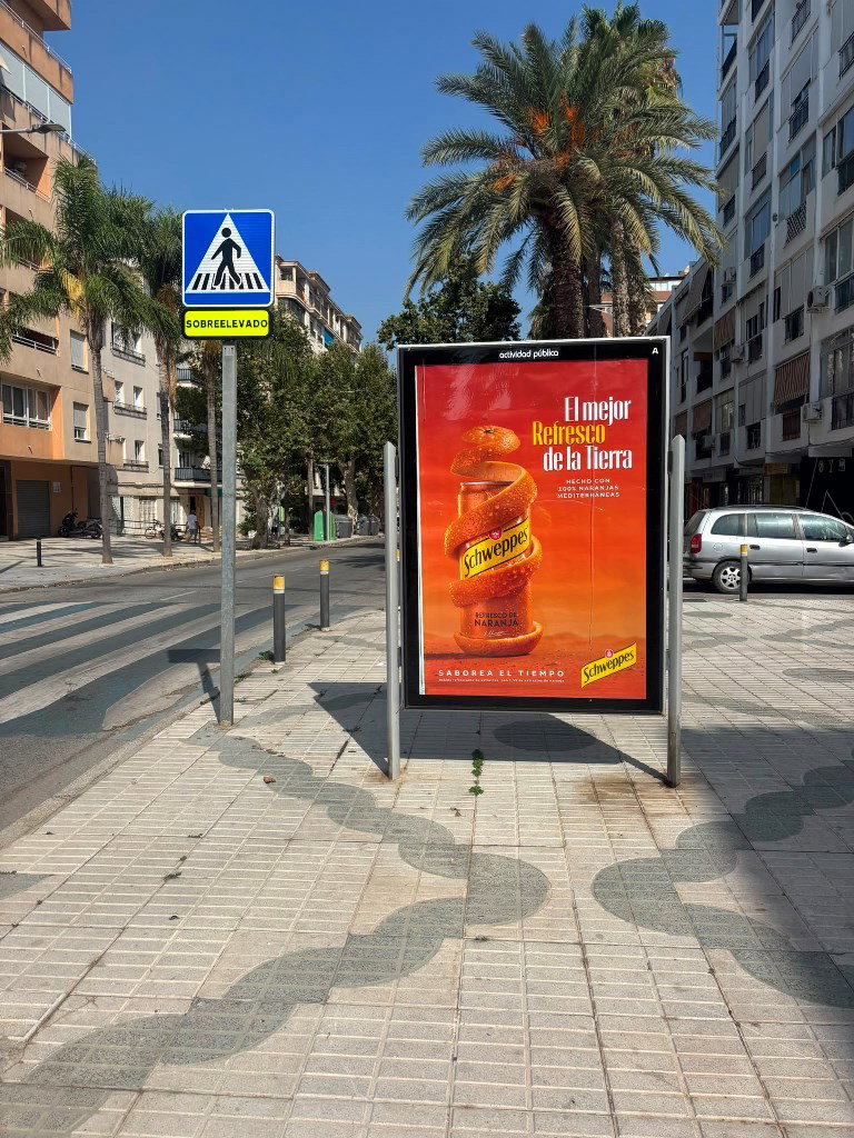 Suntory Beverage & Food Iberia pone en valor el origen mediterráneo de la gama de cítricos de Schweppes® con su mayor campaña de publicidad exterior