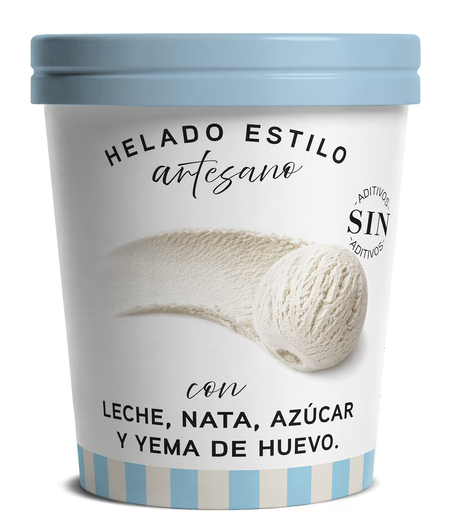 Tarrina de helado estilo artesano con bola de helado, texto que indica leche, nata, azúcar y yema de huevo y sello sin aditos