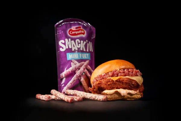 Roost Chicken y Campofrío_Fuet Burger4.jpg