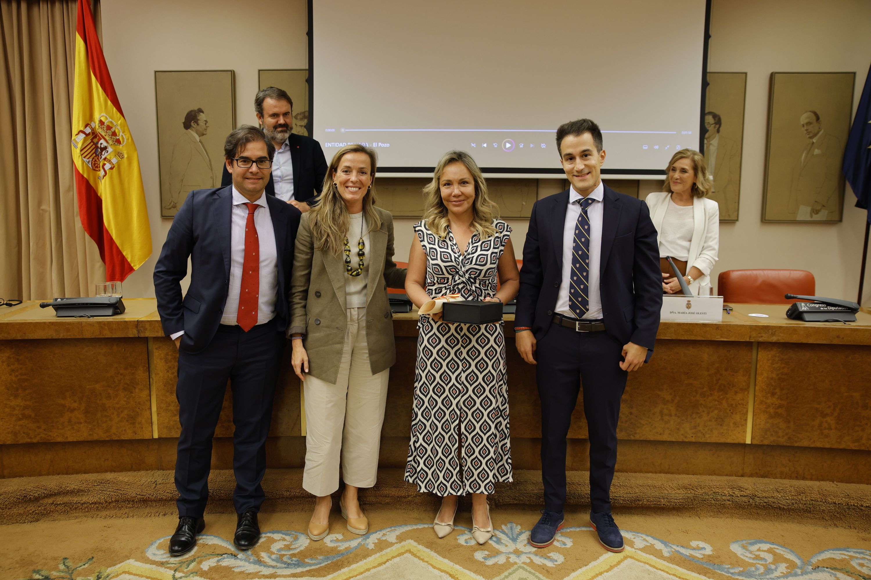 El Pozo-Entrega premio The Family Watch.jpg