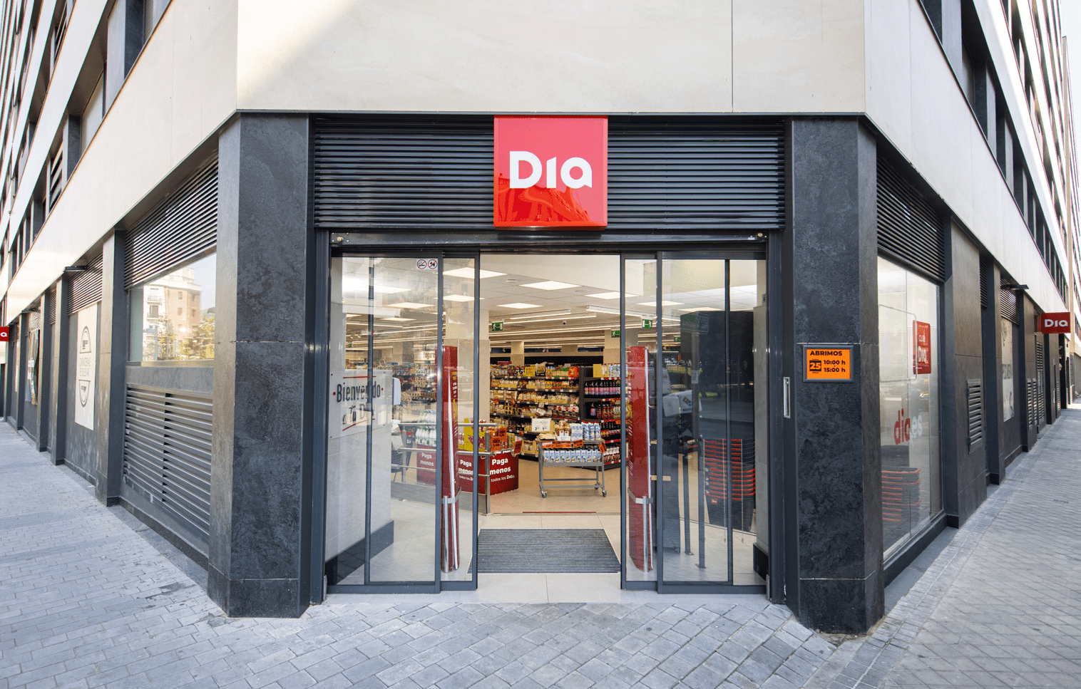 03 Fachada tienda Dia ES.png