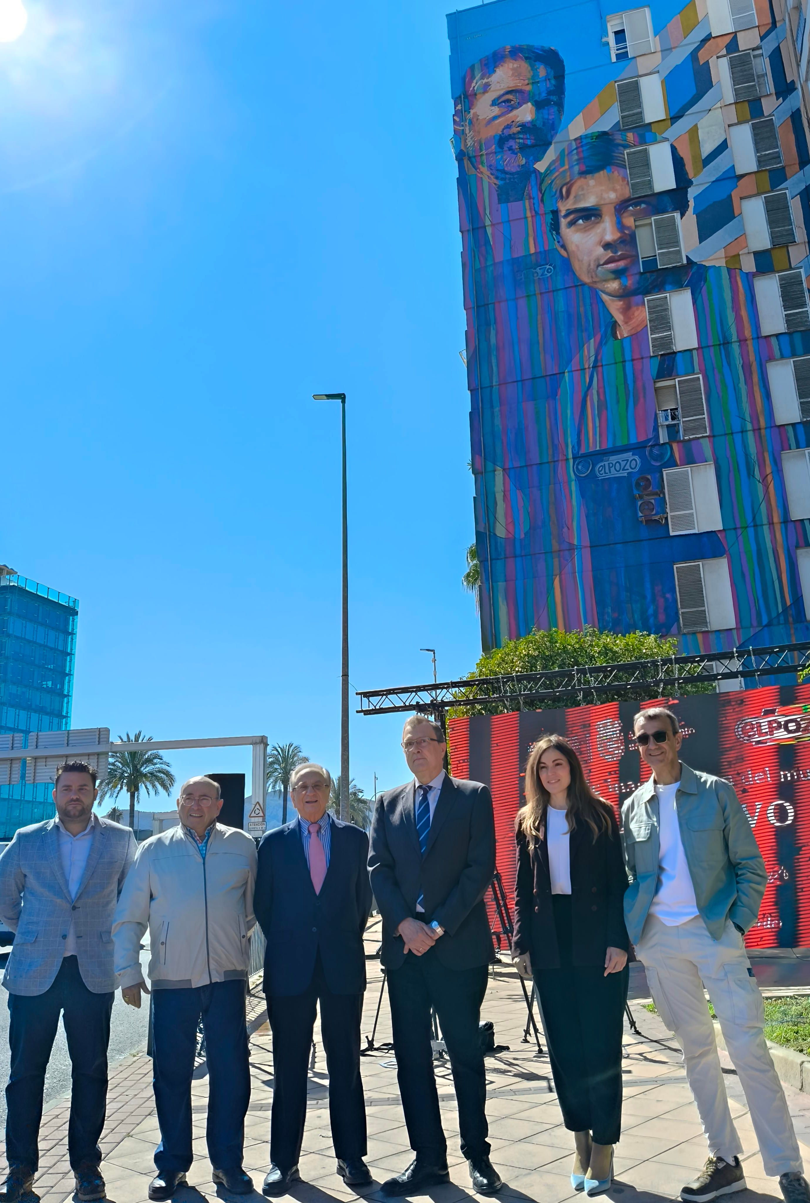 FOTO Mural 'El Relevo'.jpg