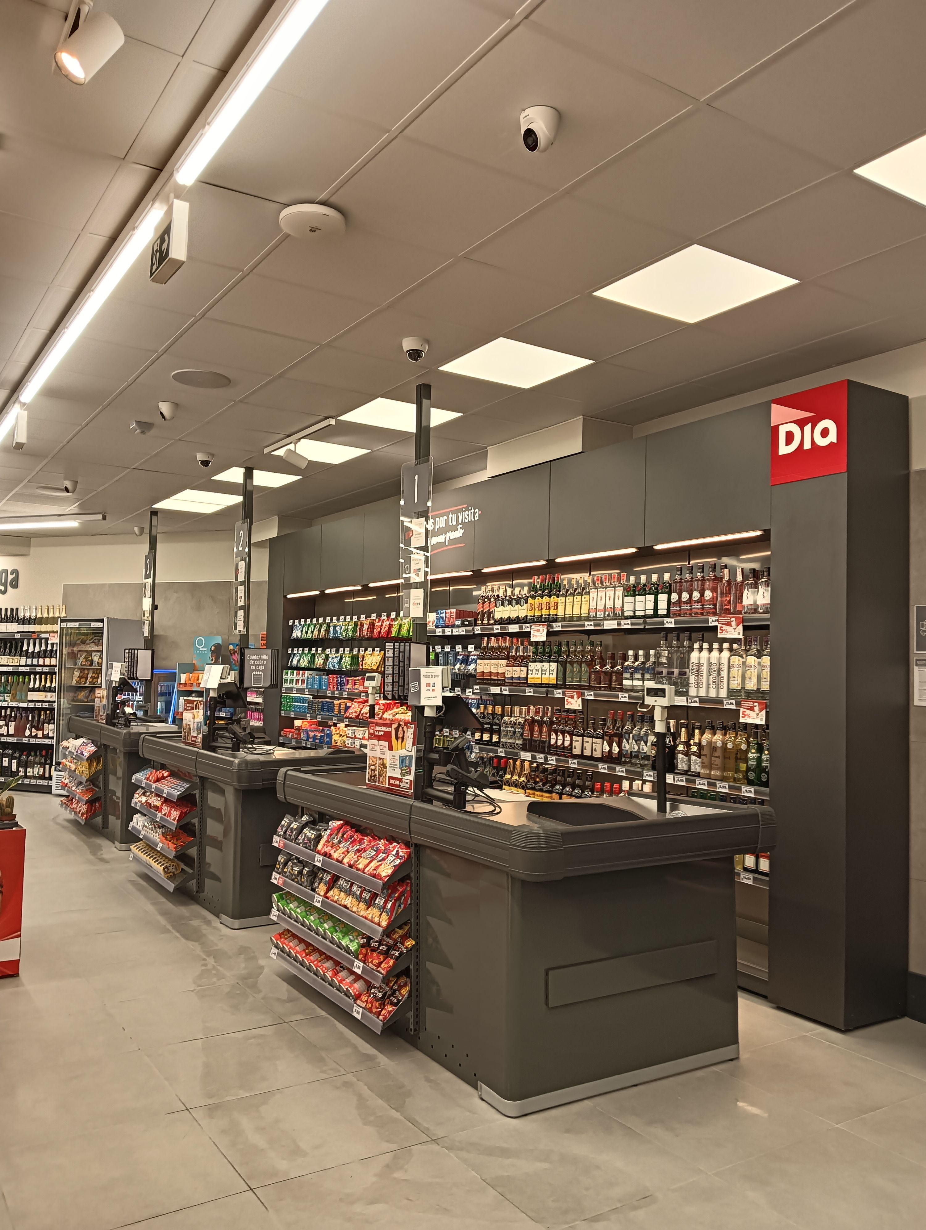 Tienda Dia Valladolid 2.jpg