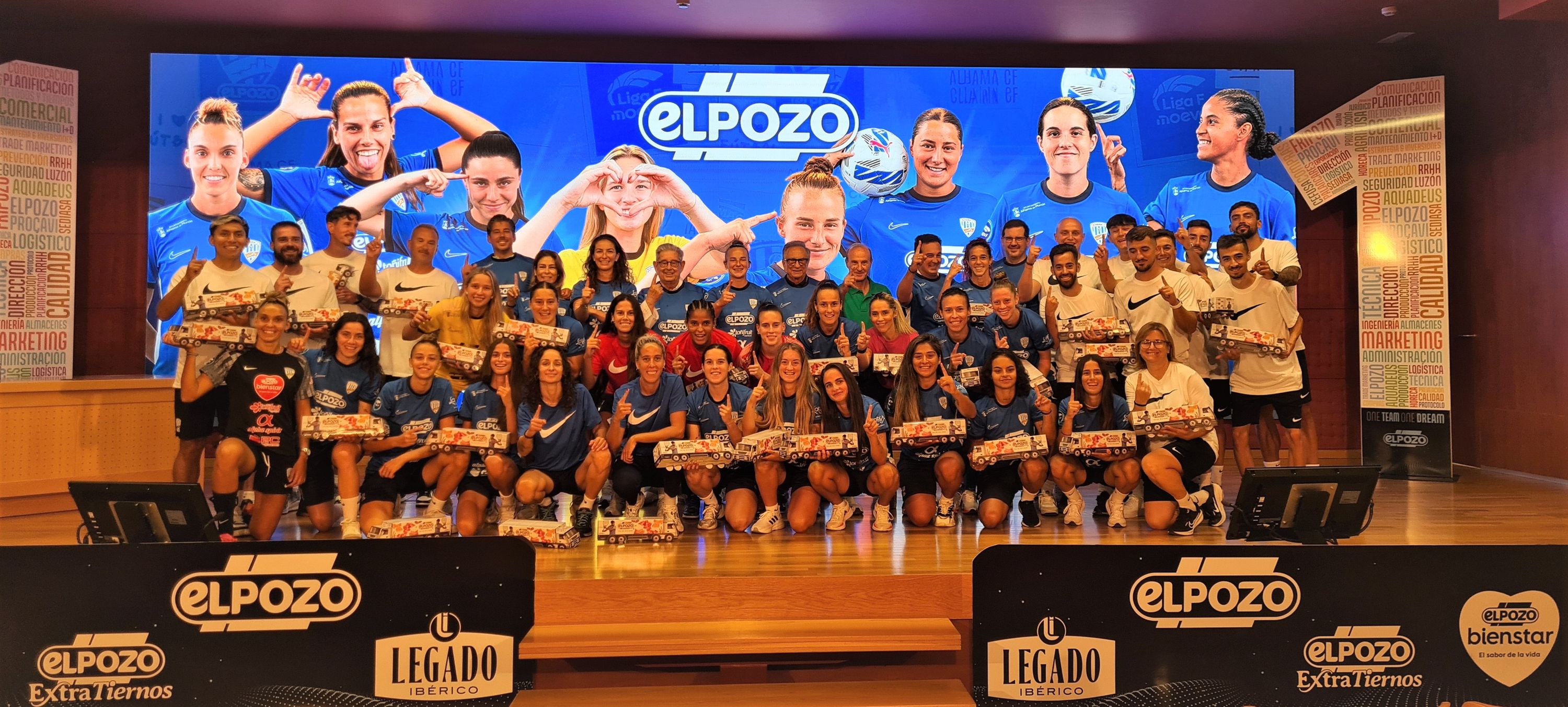 FOTO Renovación patrocinio con CF Femenino Alhama ELPOZO.jpg