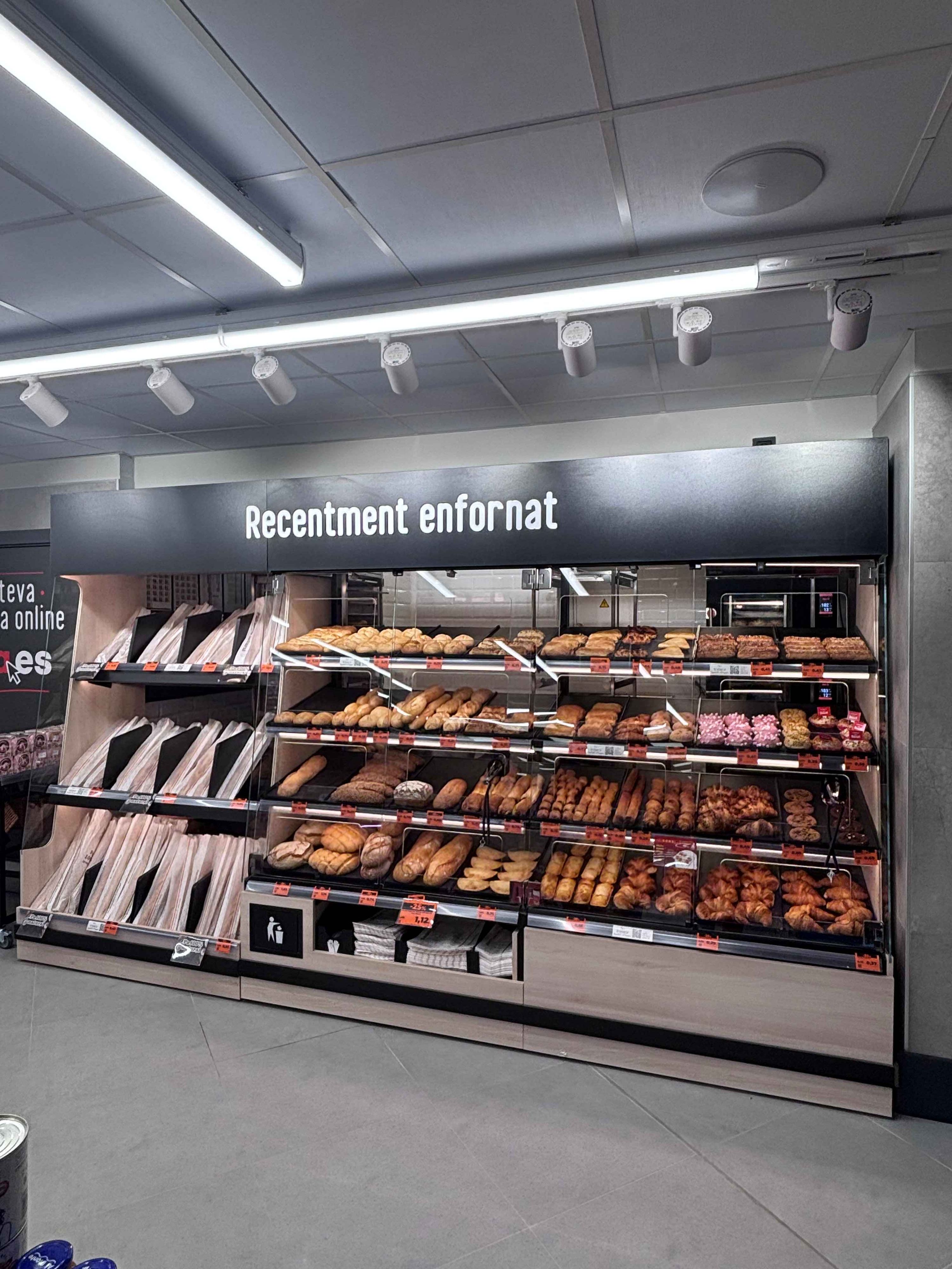 Tienda Dia Terrassa 3.jpg